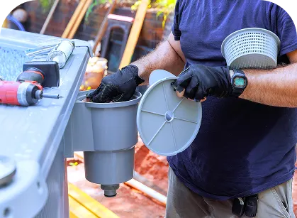 בדיקת ציוד בריכות שחייה ביתיות ע״י ריף בריכות שחייה